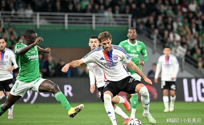 包含今夜体能课后，里昂临场应变备战中超，震撼外界，年轻球员得到机会的词条-开云